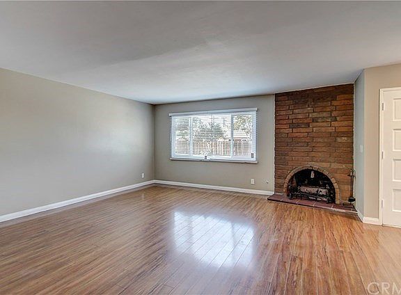 2nd image of 392 Woodland Pl #A