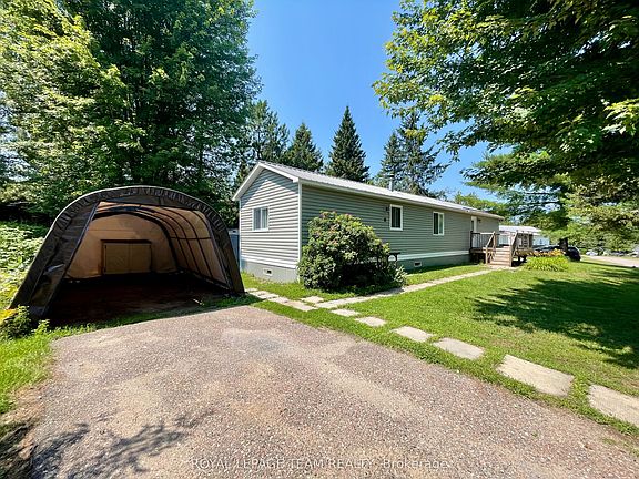3rd image of 10 Robert Colin Ln