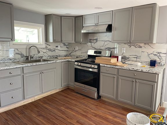 4th image of 110 Endicott Ave #2