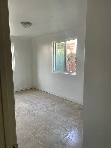 618 E 109th Pl #1/4 Photo 1