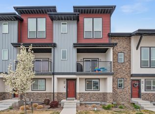 604 W Life Dr, Bluffdale, UT 84065