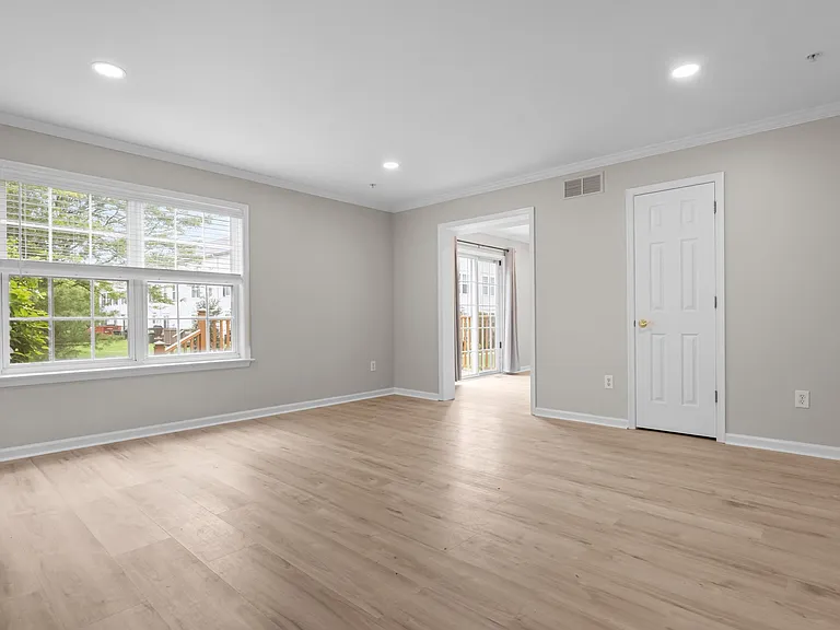 115 Goldfinch Ct #237 — Photo 6