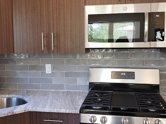 3rd image of 7 Tanglewood Dr Floor 2
