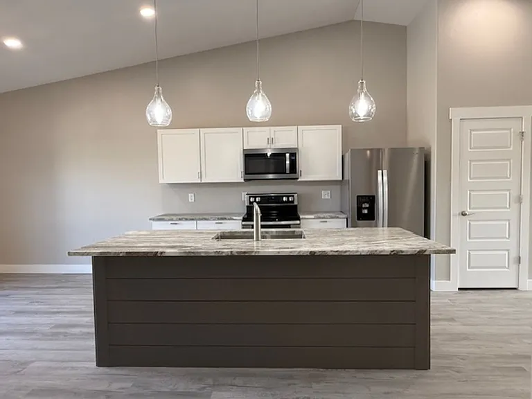 585 N Grand Falls Ct #B — Photo 4