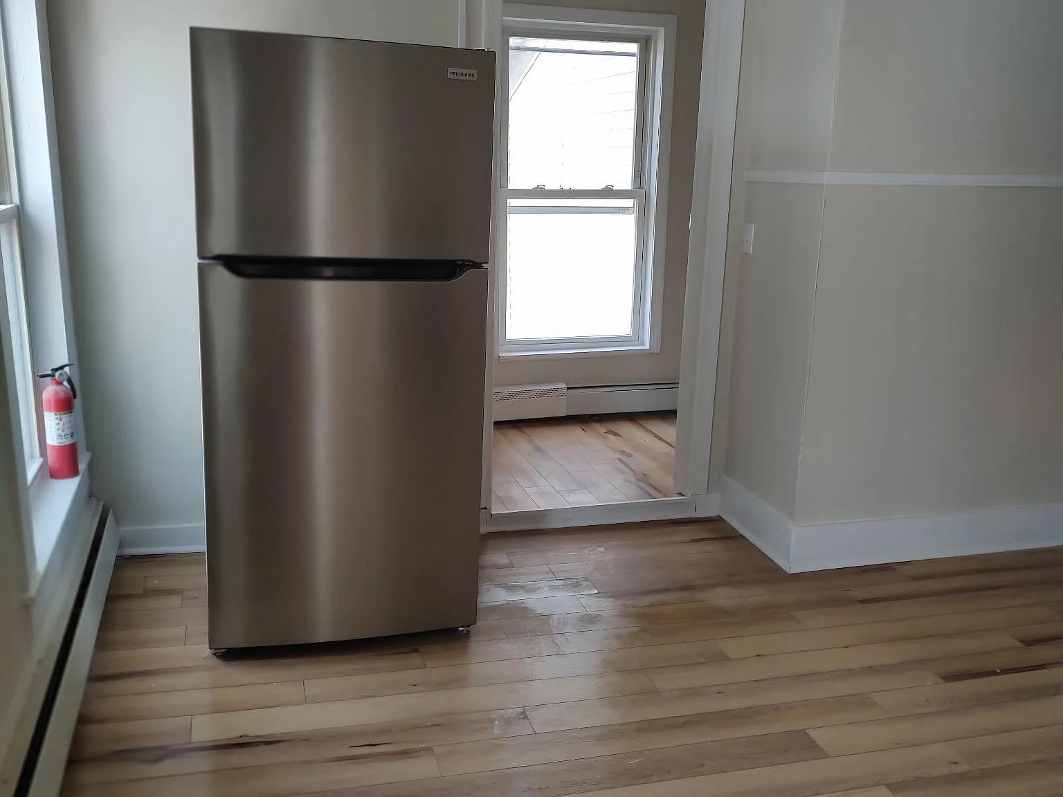 2 bed, 1.0 bath, 700 sqft, $1,450 — Photo 3