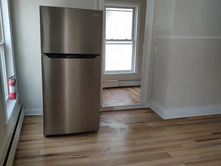 30 Elm St #6 — Photo 3