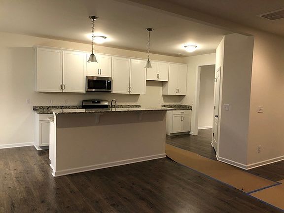 4th image of 118 Fleming Dr