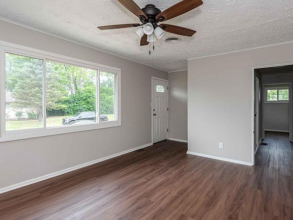 4th image of 1212 Pine Knoll Ct