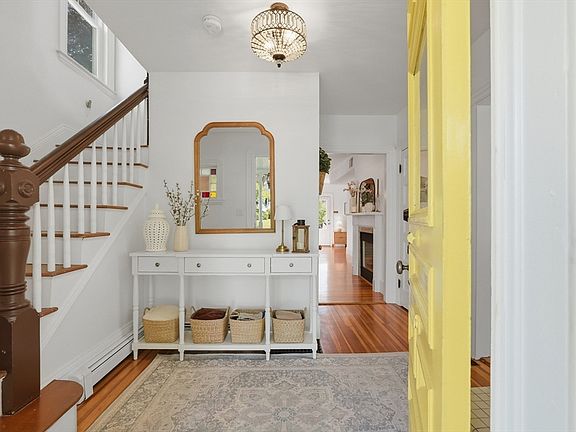 4th image of 55 Torrey St