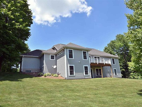 3rd image of 1550 Saffron Cir