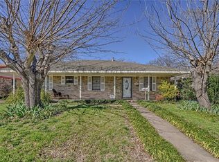 925 SE 4th St, Grand Prairie, TX 75051