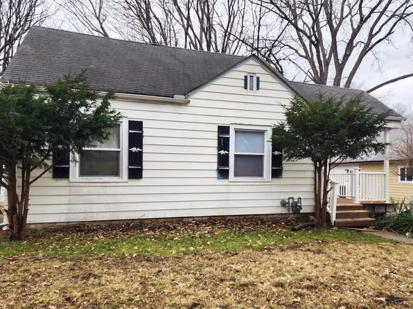 1304 Columbia Ave, Leavenworth, KS 66048