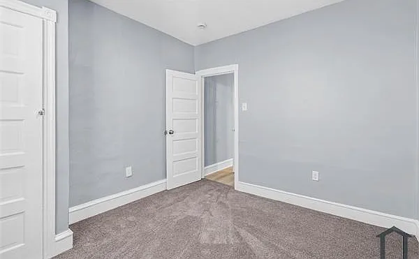950 E Russell St — Photo 12
