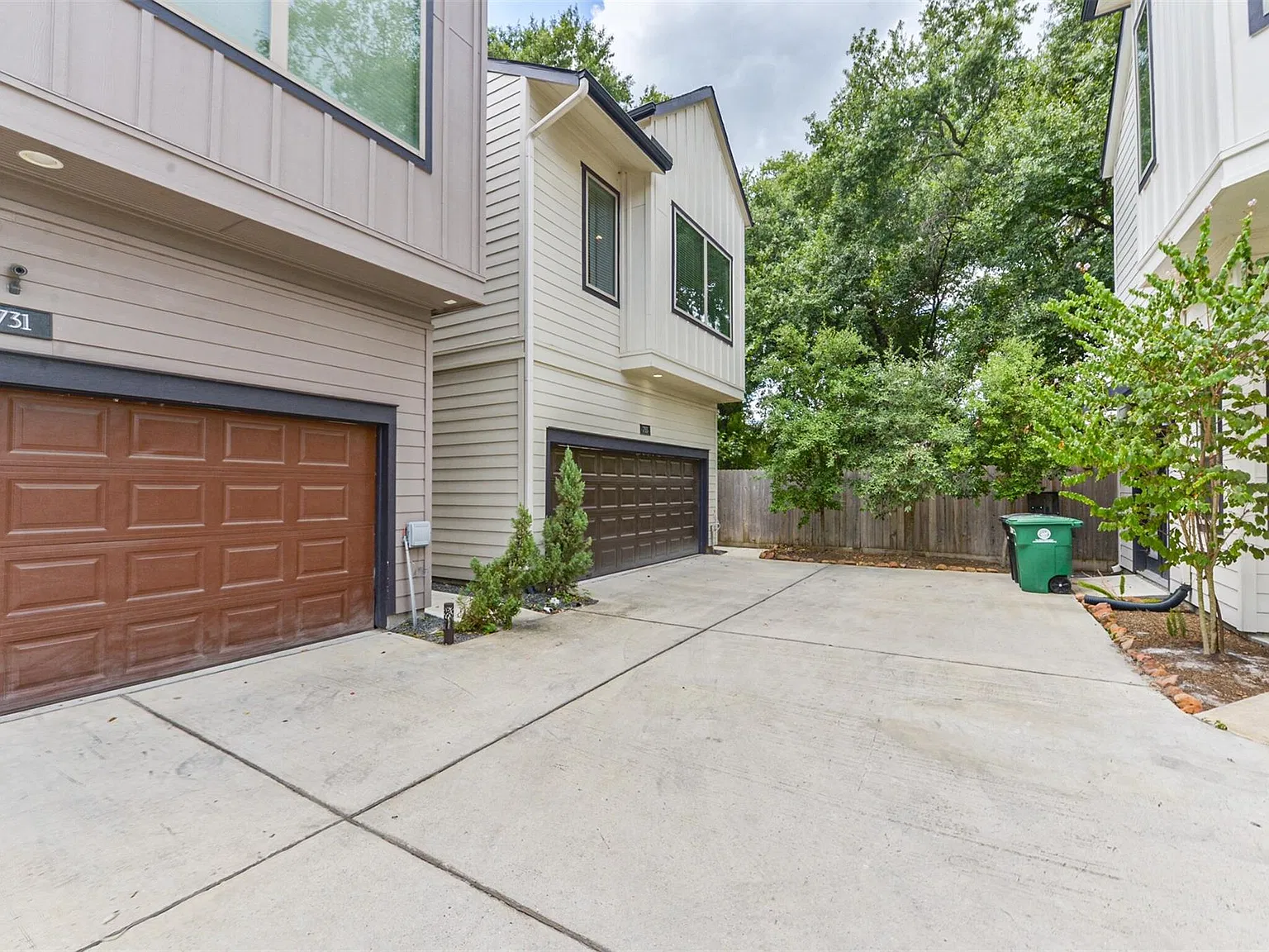 3 bed, 2.5 bath, 1372 sqft, $2,250 — Photo 3