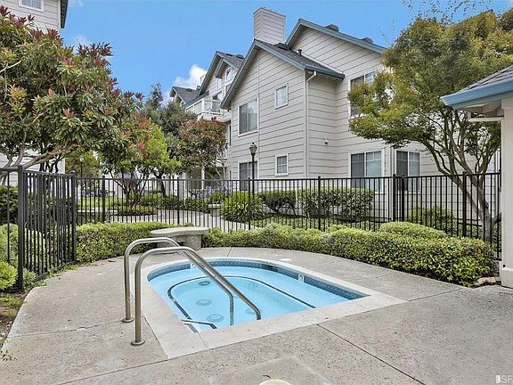 3rd image of 1400 El Camino Real APT 209