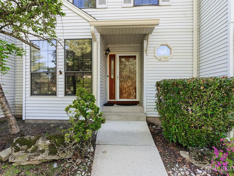 1st image of 103 Timber Oaks Rd
