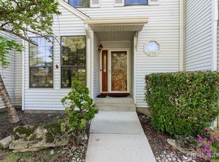 103 Timber Oaks Rd, Edison, NJ 08820