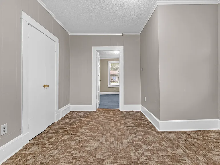410 Boston St — Photo 4