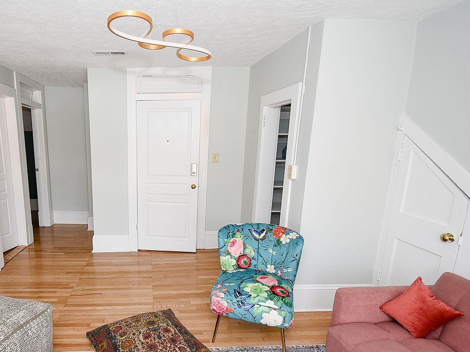 1st image of 902 S Main St #A