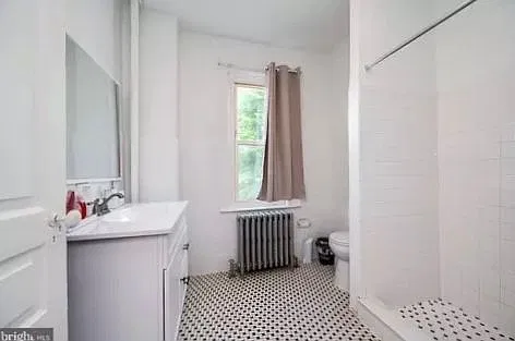 3 bed, 1.0 bath, 958 sqft, $2,000 — Photo 4