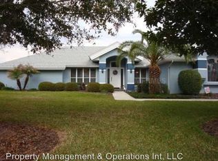 28940 Beauclaire Dr, Tavares, FL 32778