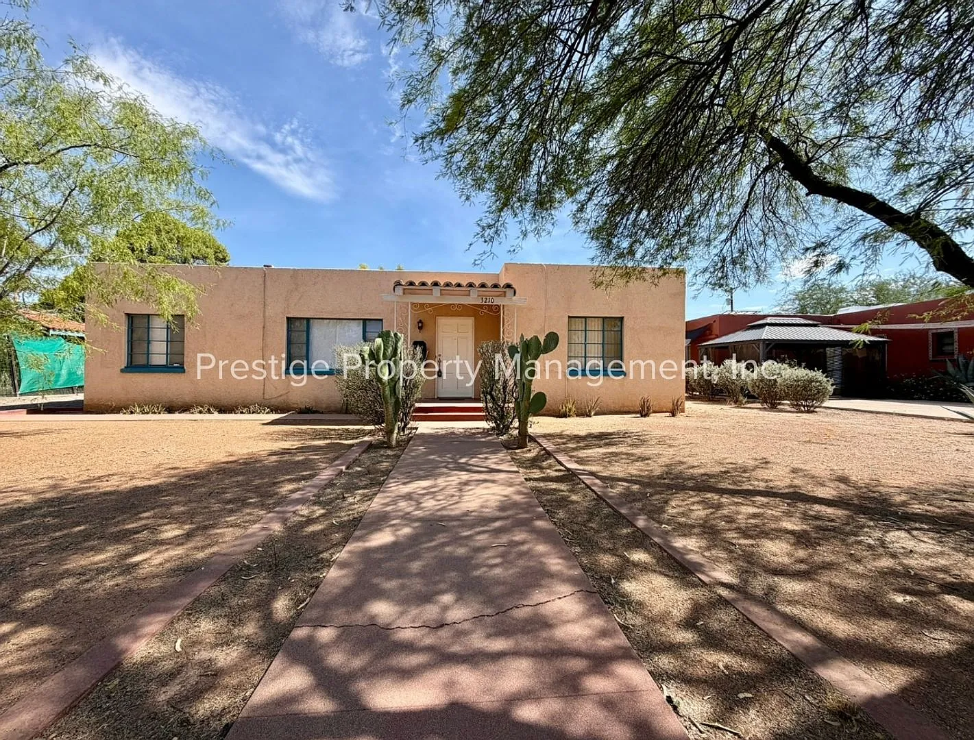 Spacious With Vintage Charm- 2/1 Centrally Located and Waiting For You! — Photo 1
