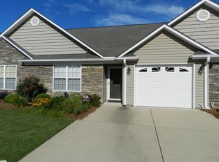 102 Shalom Dr, Simpsonville, SC 29681