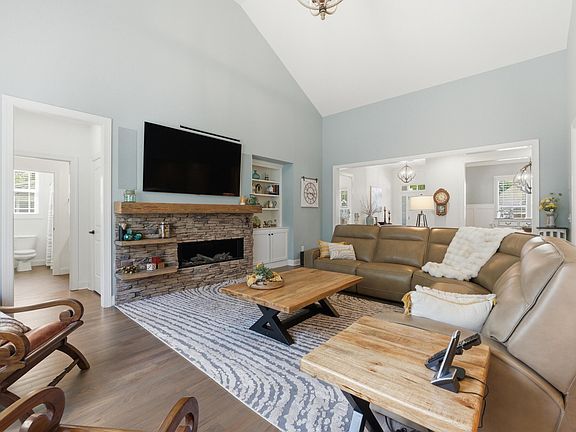 2nd image of 31 Walking Horse Dr NW