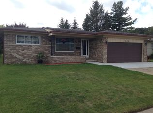 1720 Briarwood Dr, Madison Heights, MI