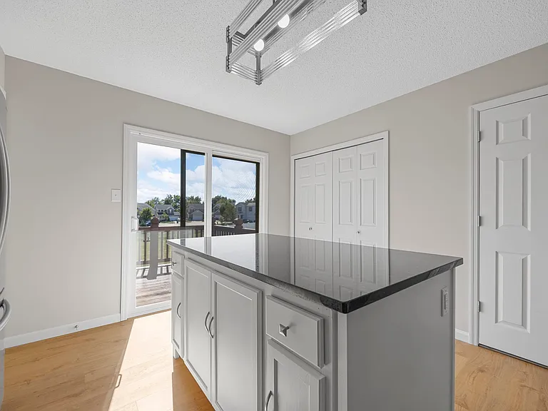 1012 Chesterfield Dr — Photo 13