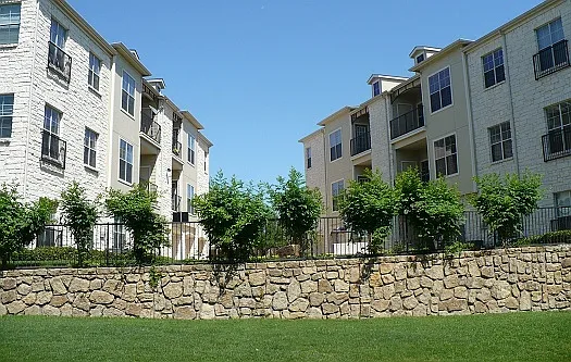 Spicewood Crossing — Photo 2