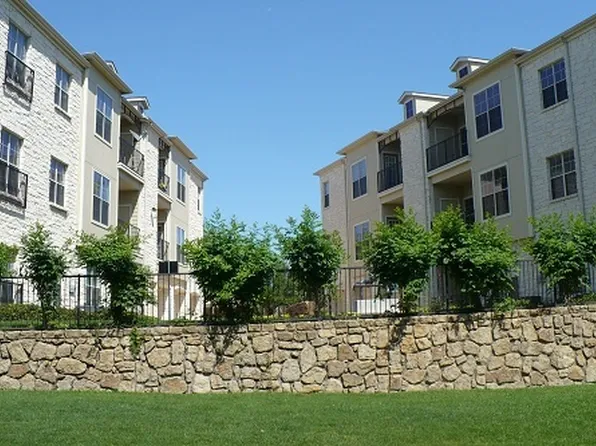 Spicewood Crossing