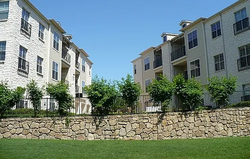 Spicewood Crossing Photo 1