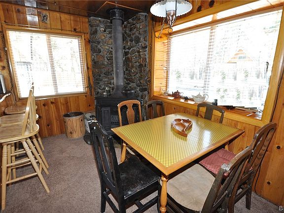 3rd image of 322 Spruce Ln