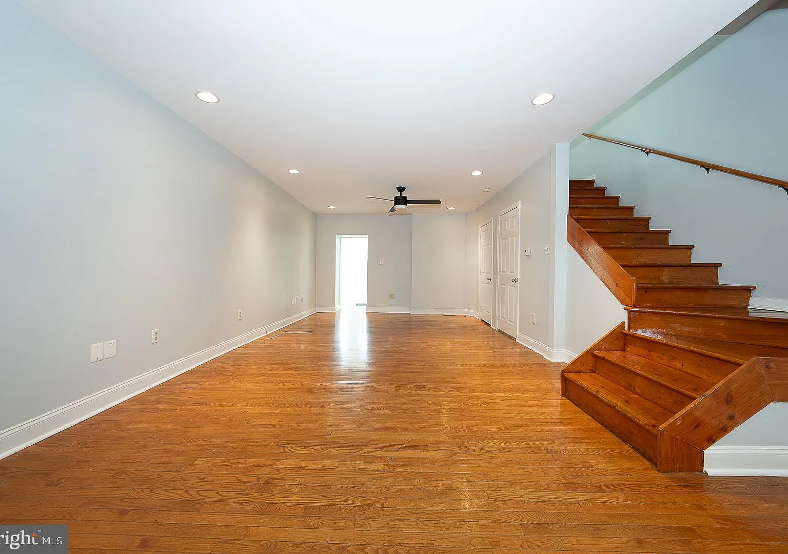4 bed, 2.0 bath, 1880 sqft, $2,499 — Photo 4
