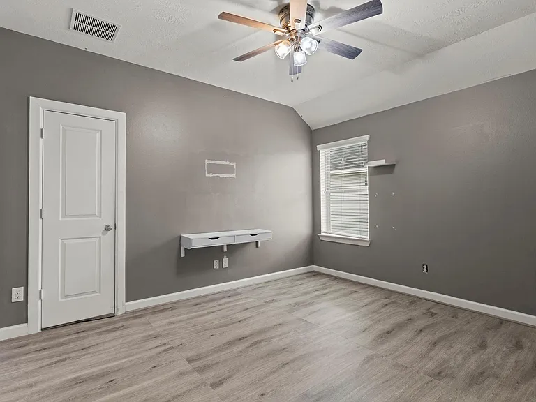 19415 Bronte Springs Ct — Photo 36