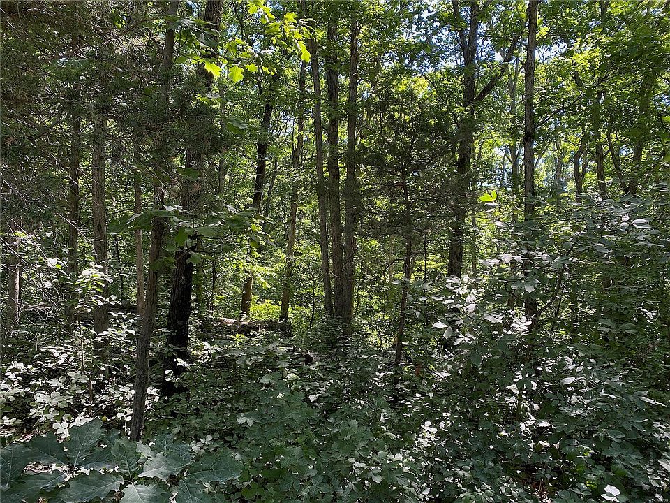 1st image of 5 Pinnacle Lake Rd