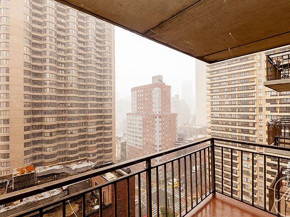 3rd image of 330 E 39th St APT 10A