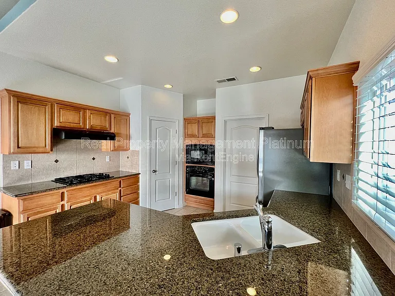 6859 E Cortland Ave — Photo 14