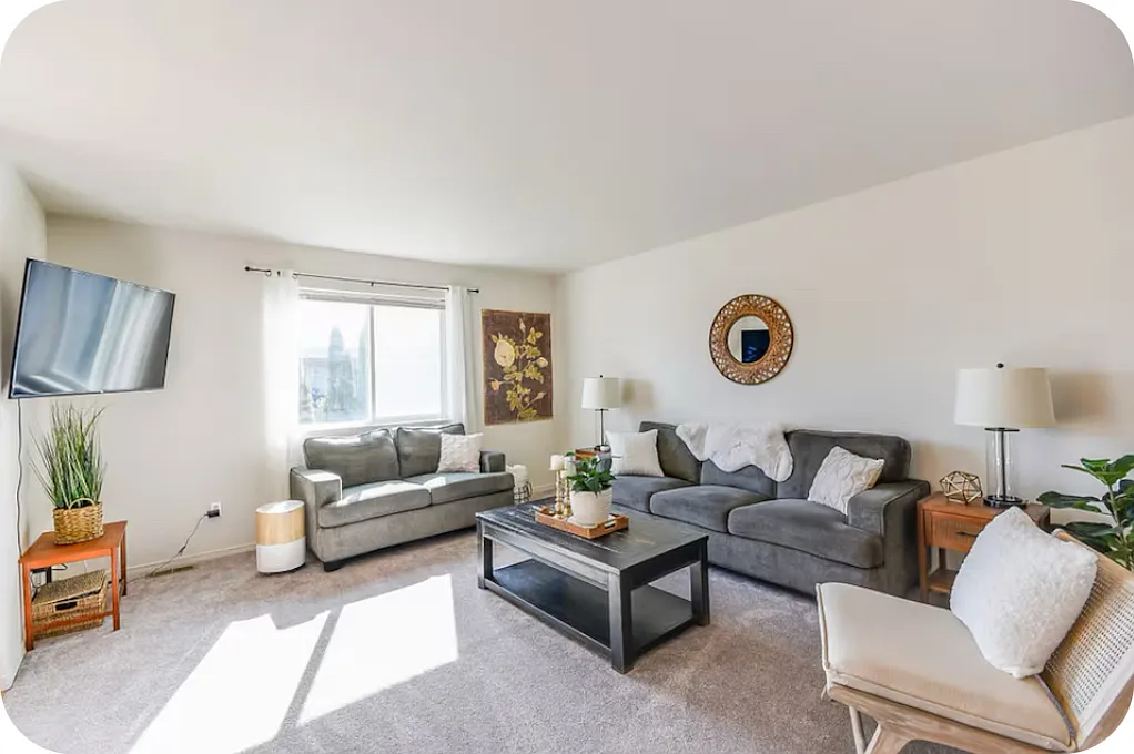 311 Rodeo Dr — Photo 3