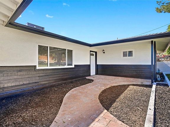 5th image of 5468 N Mountain View Ave