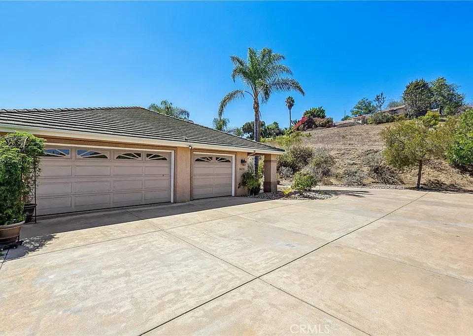 3676 Alta Vista Dr