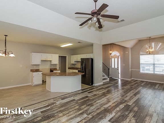 4th image of 10380 Cottage Oaks Dr