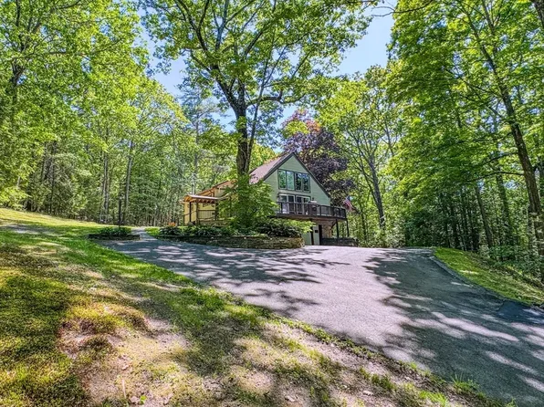 70 Lovers Ln, Greenfield, MA 01301
