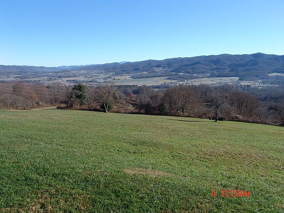 3rd image of 472 Shady Mountain Ln