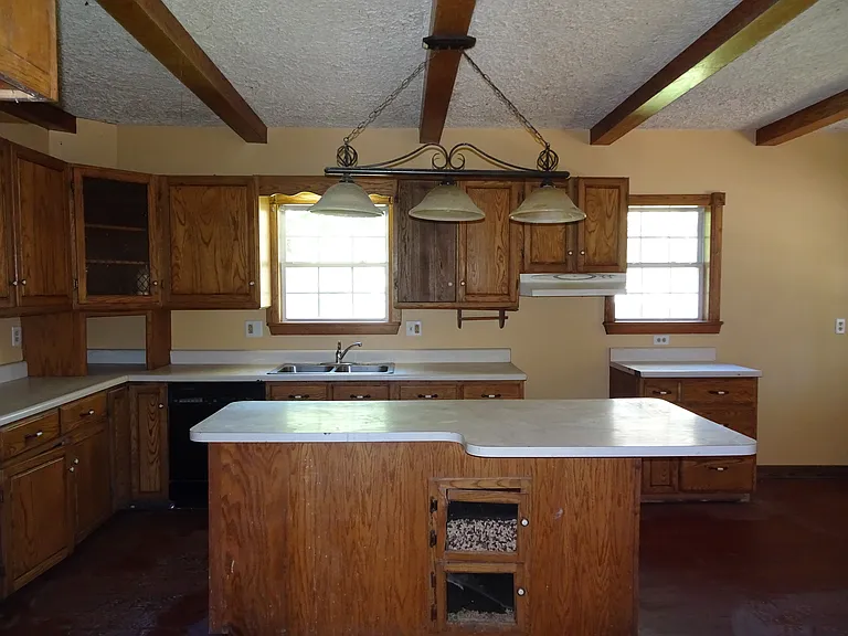 108 Center St — Photo 12