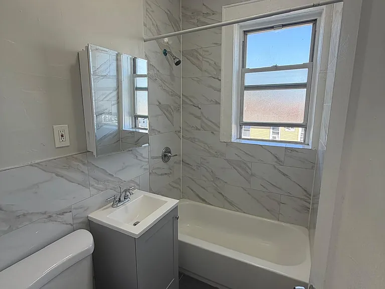 1300 Springfield Ave #304 — Photo 4
