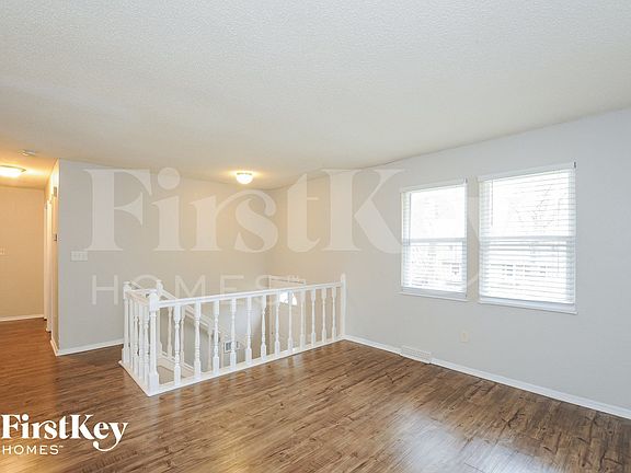 4th image of 11931 Smalley Ave