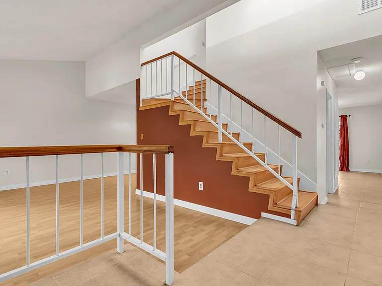 1428 Camelot Dr — Photo 13