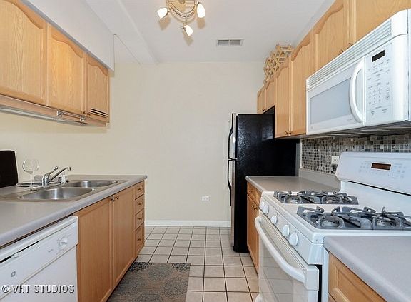 5th image of 1222 Chicago Ave APT 502